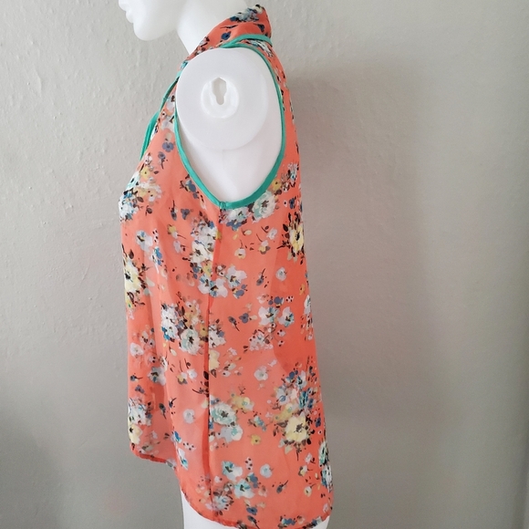 Paper Crane Anthro Sleeveless Peach and Green Floral Top - Picture 3 of 7